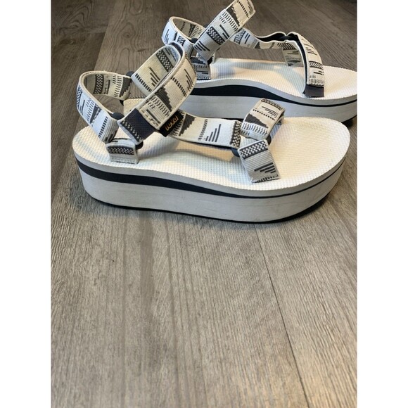 Teva Women’s Platform Sandals Size 6 White Black Strappy Comfort Sport Shoes - Picture 5 of 7